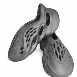 YEEZY FOAM RUNNER CARBON US7